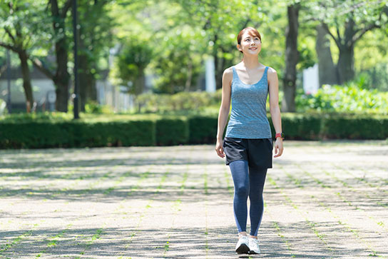 階段や坂道でも疲れない「江戸のナンバ歩き」